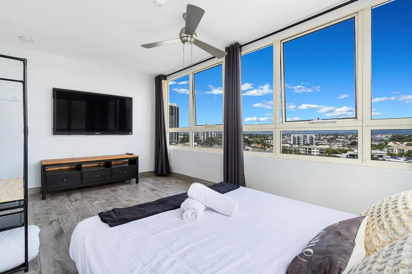 Apartment Surfers Paradise City Views Gold Coast