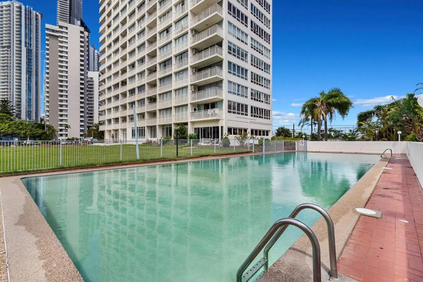 Apartment Surfers Paradise City Views Gold Coast